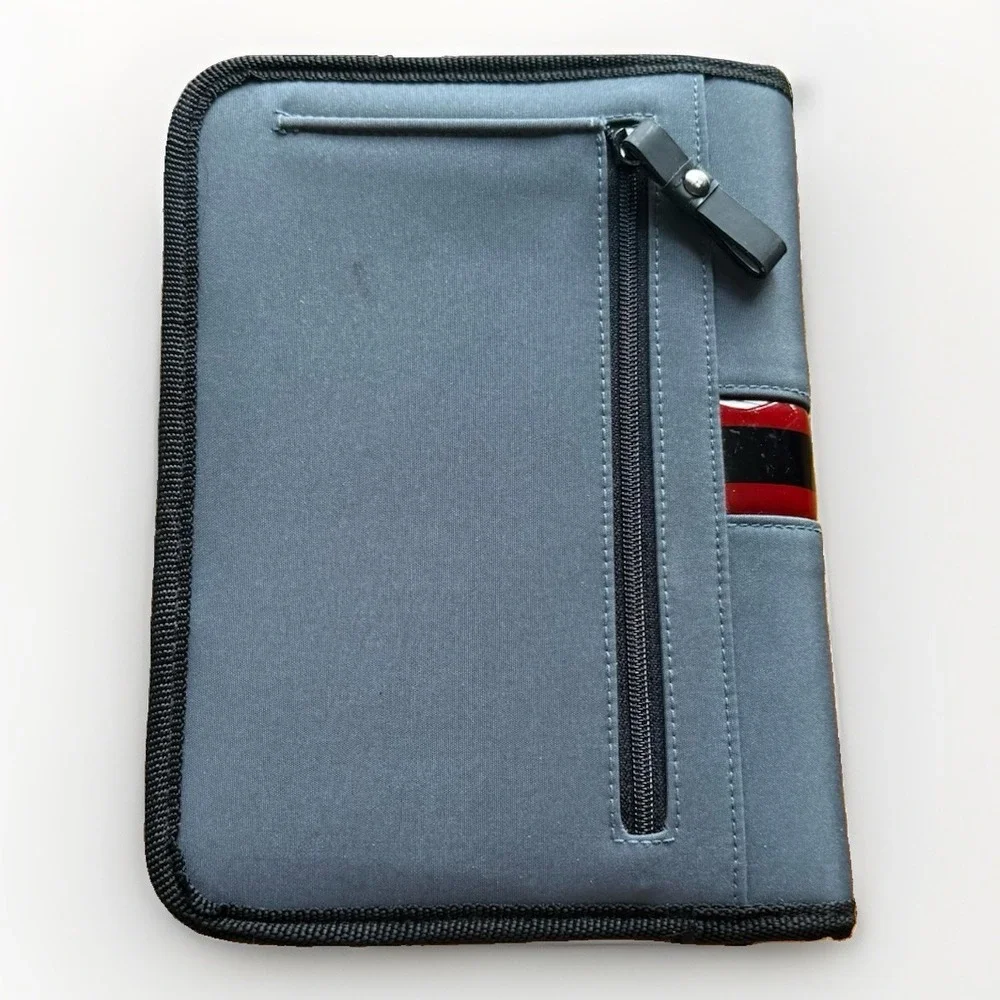 Franklin Covey 27695.573 Compact Zipper Binder Black Synthetic Mat Planner READ